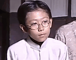 还记得《家有儿女》三姐弟吗？哥哥姐姐都大火，弟弟如今颜值逆袭