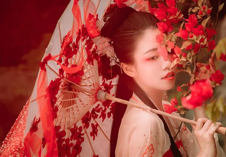 中华好诗词•感皇恩|骑马踏红尘,长安重到,人面依前似花好