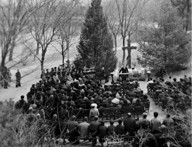 6所世界顶尖大学校训：在上帝的光中，我们必得见光！