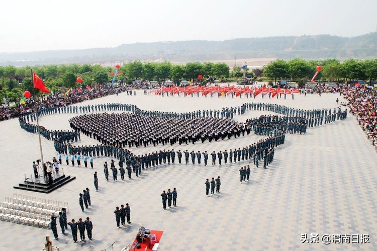 渭南明珠 教育楷模：美丽的蓝光中学欢迎你