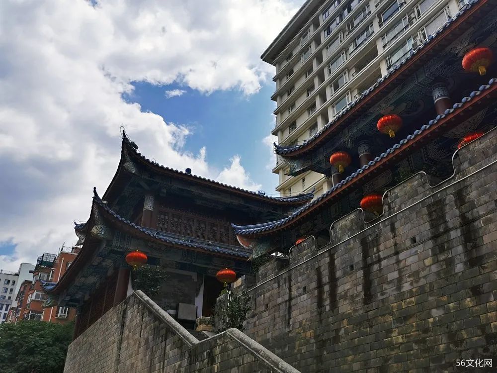 昆明有两座对称的古塔，藏着近千年的秘密