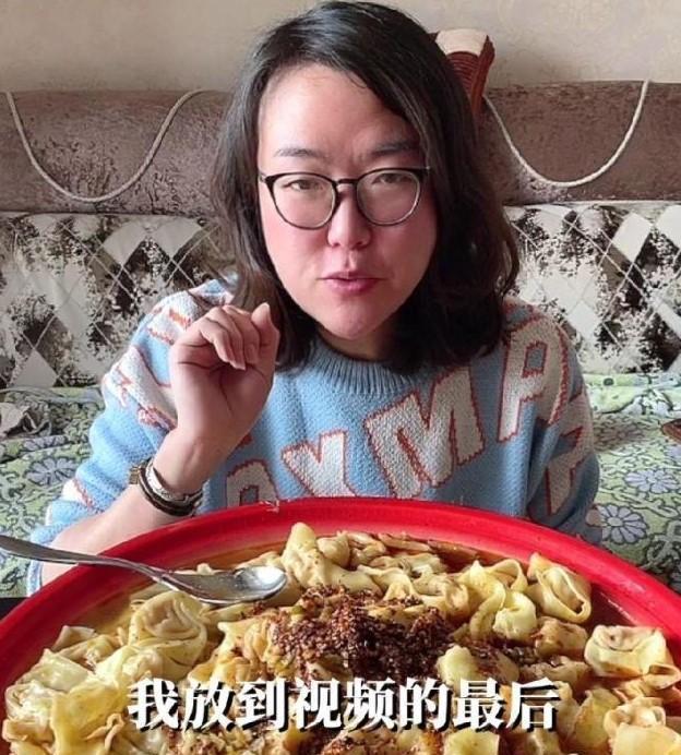 浪胃仙是男是女（网红浪胃仙的性别引争议）