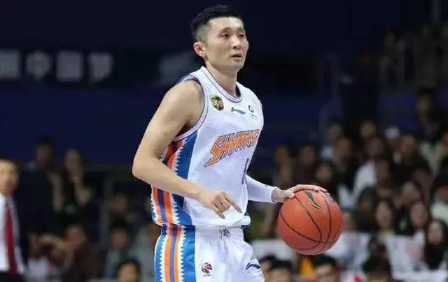 刘炜为什么没入nba(刘炜官宣退役，如何看待大赛总是被骂的他？苏群的说法非常中肯)