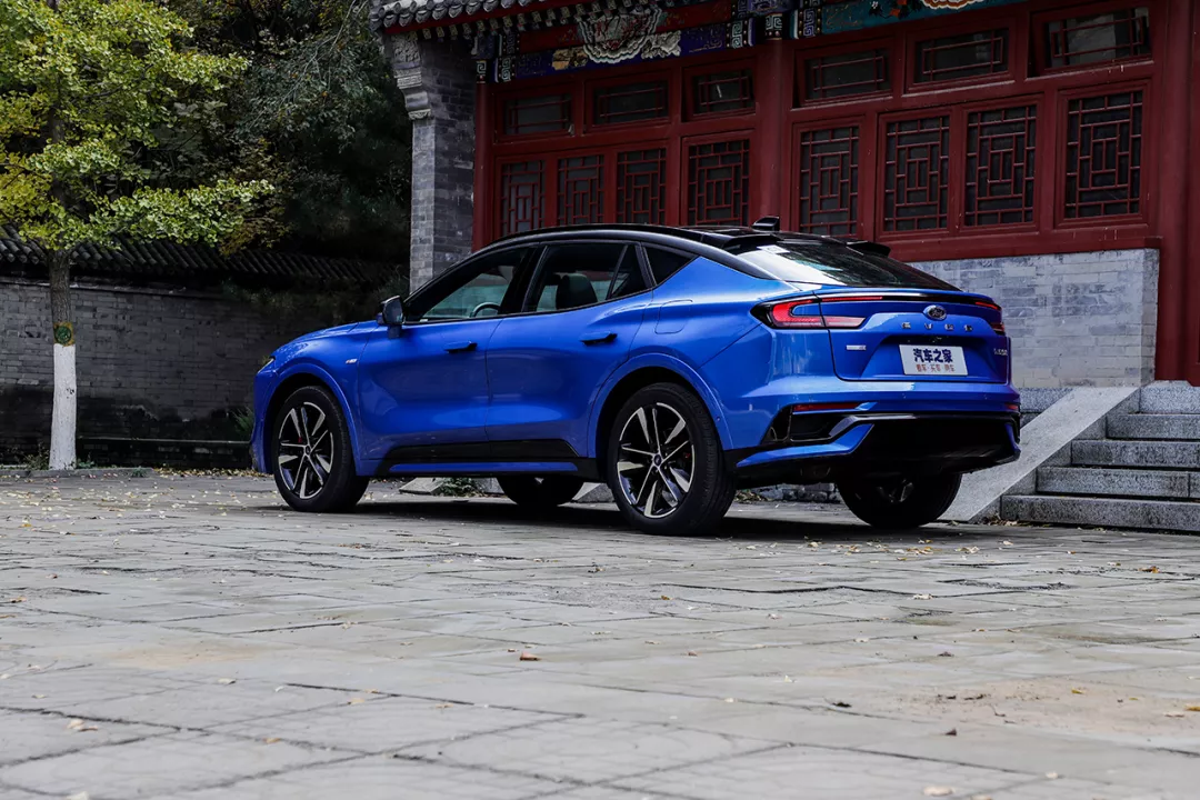 238马力+8AT！颜值不输宝马X4，这辆SUV福特EVOS本月上市