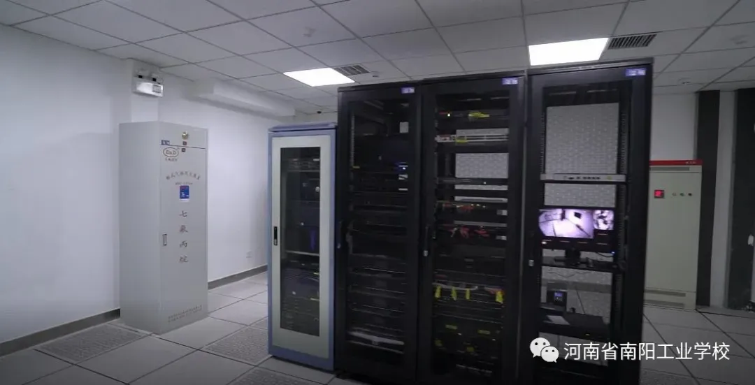 南阳工业学校，国家级重点中专招生，工业机器人，跨境电商专业