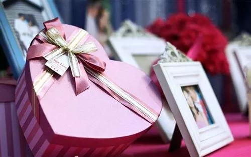 婚礼送什么礼物给新人（结婚礼物送新人）