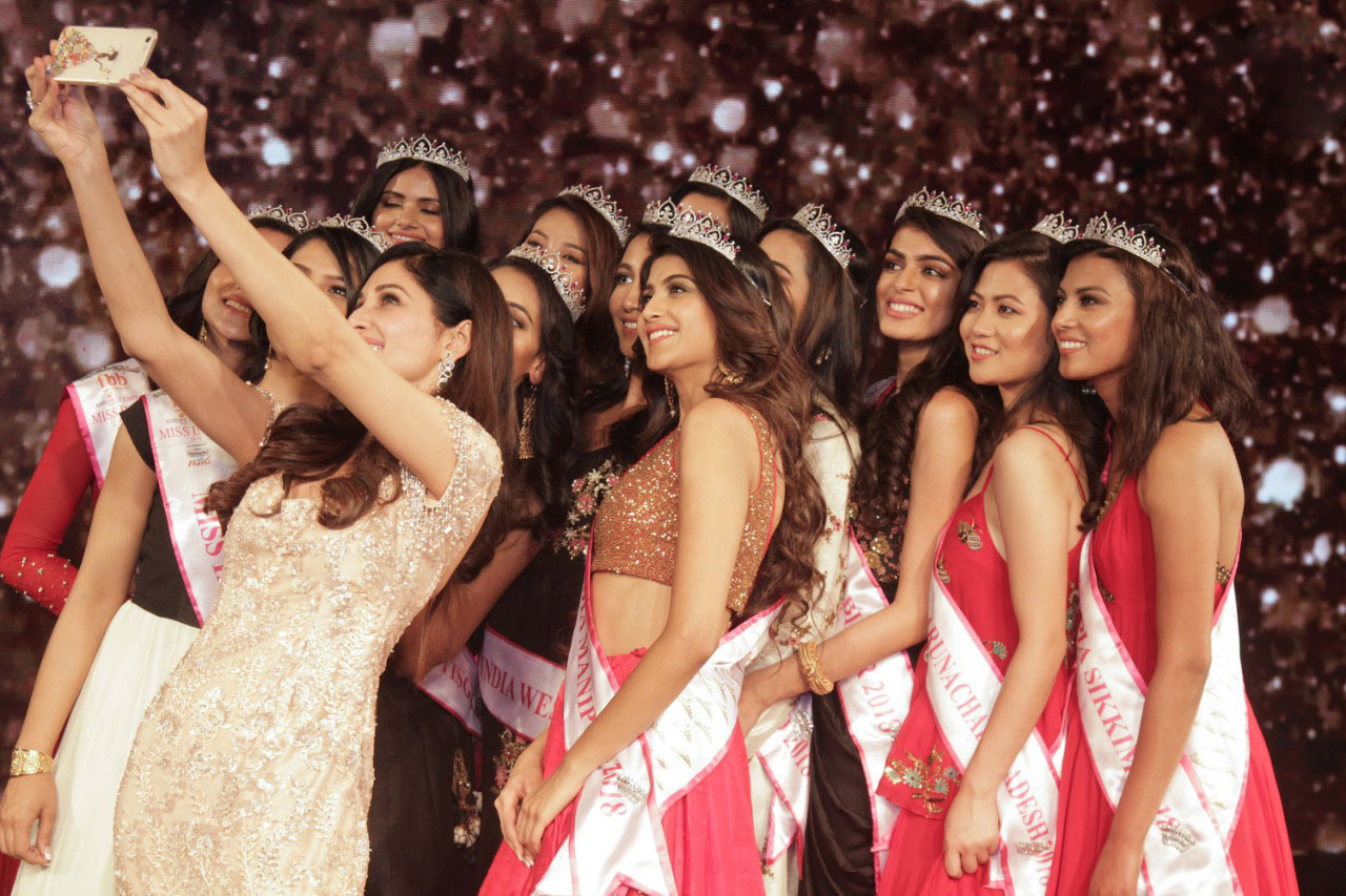 印度“十大美女明星”，原以为她们很黑很丑，结果颜值逆天