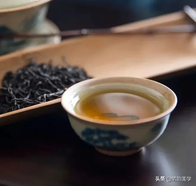 中国人喝茶，半是清欢半烟火