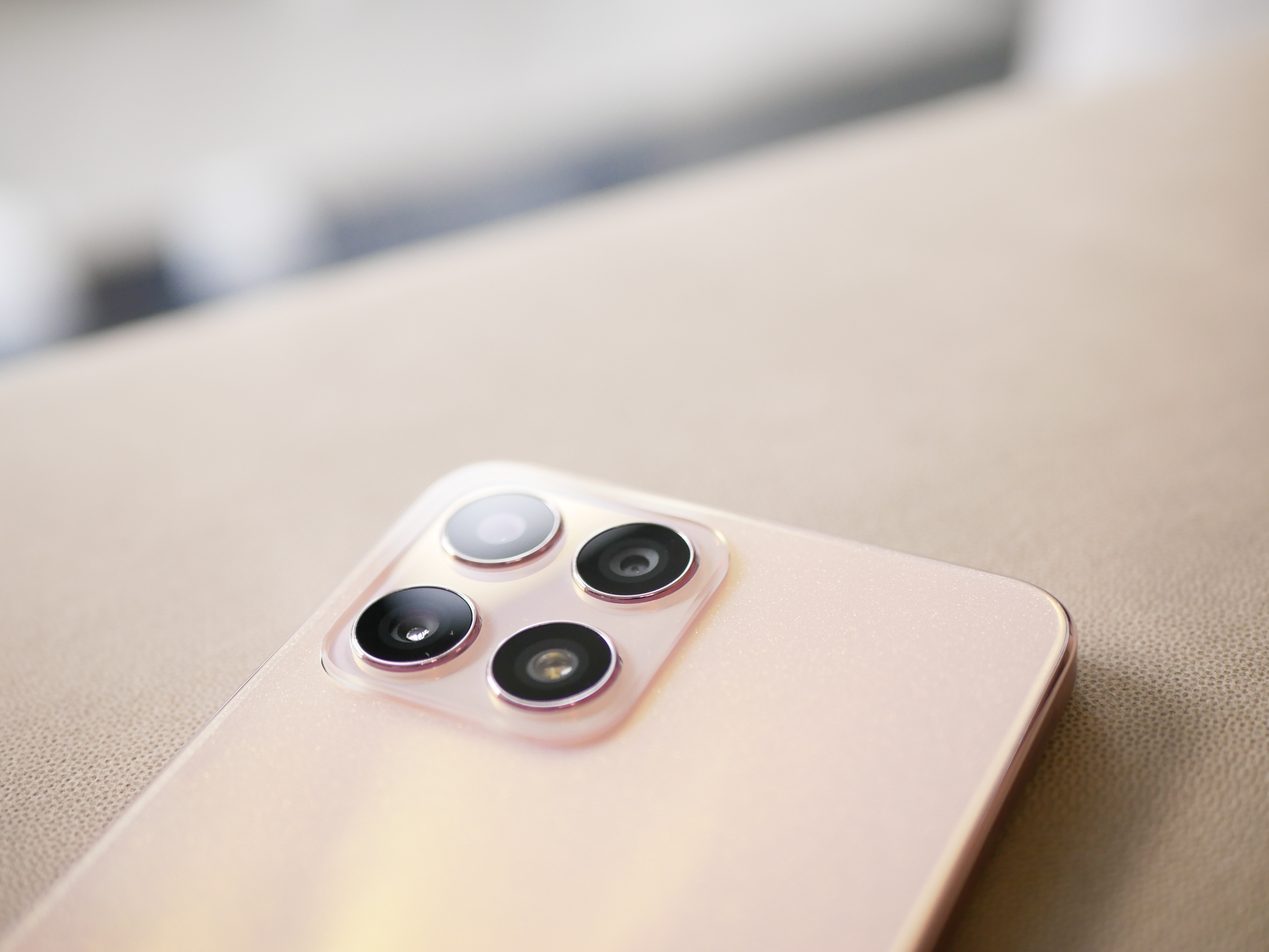 荣耀X30i首发体验：最轻薄的千元机！1399起，荣耀真正的实力？