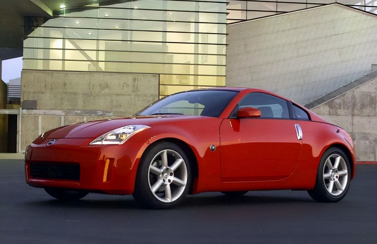 “完美代步车”，3.0T V6折合仅26万，日产Fairlady Z发布