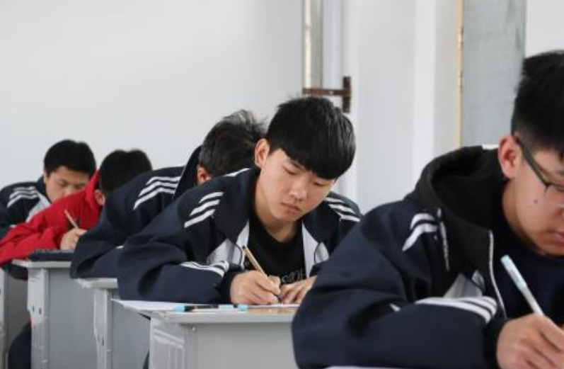 高中生不具备高考资格？部分学生不具备高考资格，成绩好也不行