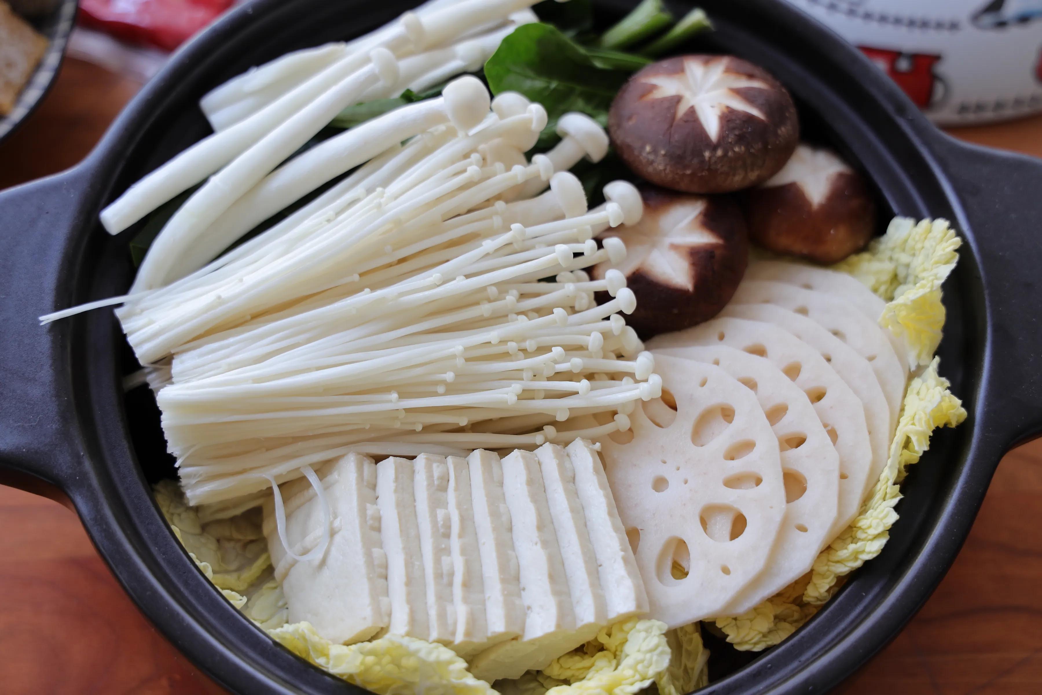 冬天别涮火锅，试试部队火锅，有肉有菜有面条，好吃又暖和，超棒