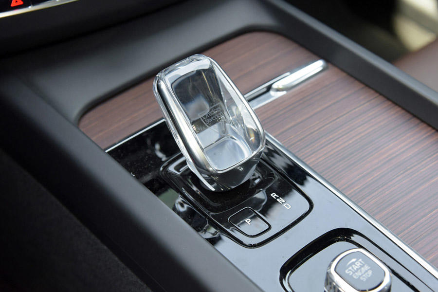 沃尔沃新款XC60正式上市 售37.39万起，全系九款车型买哪款最值？