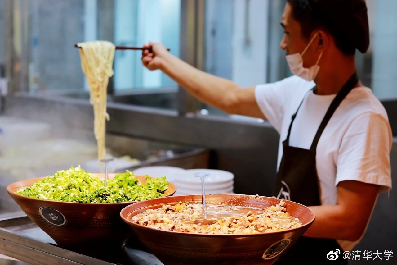 清华大学的伙食有多好？厨师年年外出学艺，为了吃，高考也值得拼