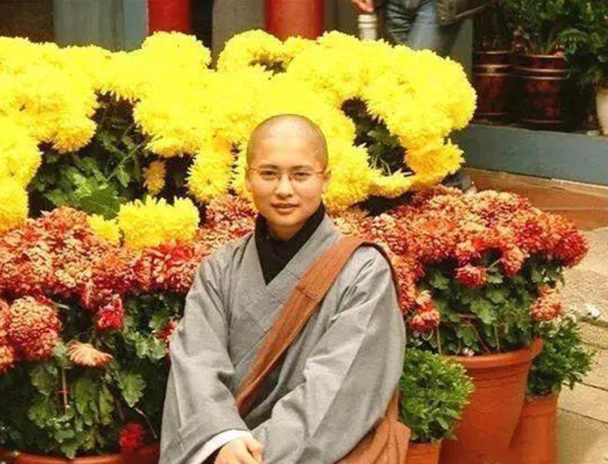 广东谭家三姐妹：青春年华集体出家为尼，多年后两人当上住持