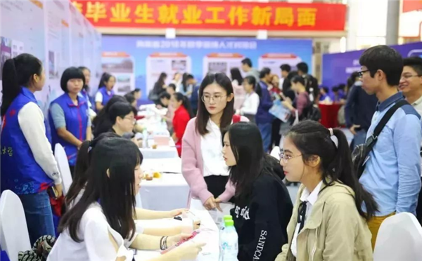 大学毕业能领10000元，各地多种扶持补贴，应届生身份“可真香”