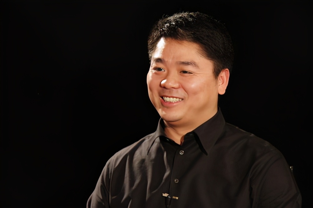 刘强东大学就当餐厅老板，一年挣20万，花26000买大哥大