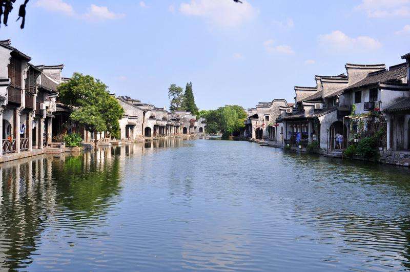 梦里江南水乡，最唯美的诗情画意、旗袍神韵，终被牵绊