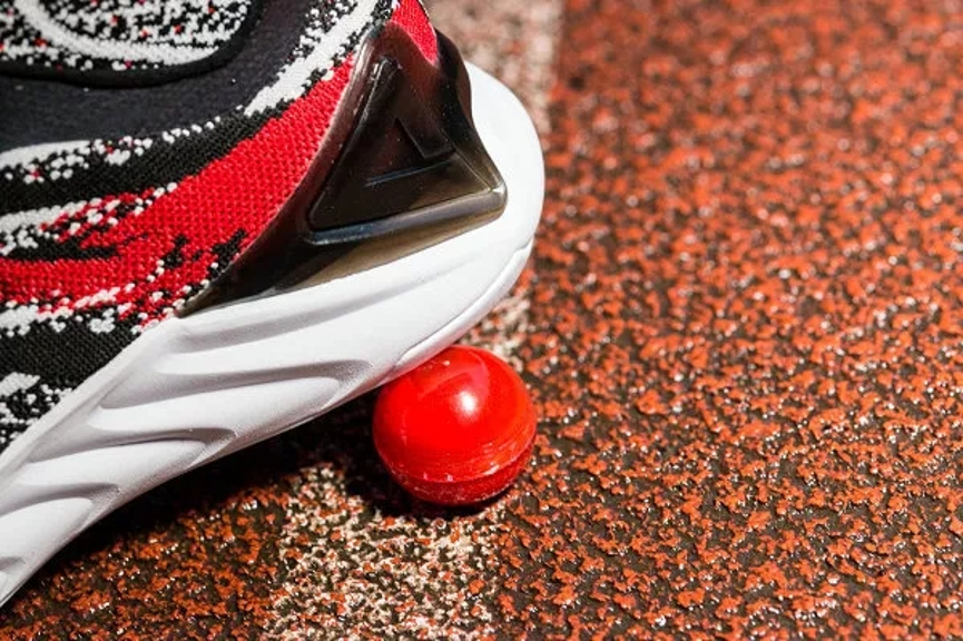 国货跑鞋迸发科技潮，匹克态极、天枢奇弹、必迈FOAM4哪家强?