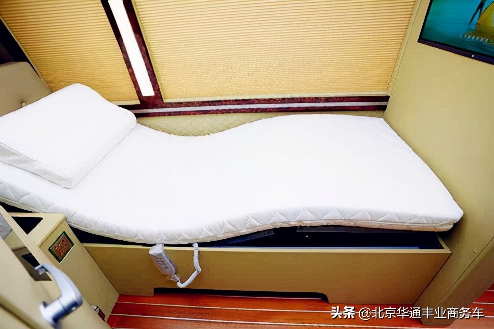 丰田考斯特7座至尊旗舰版