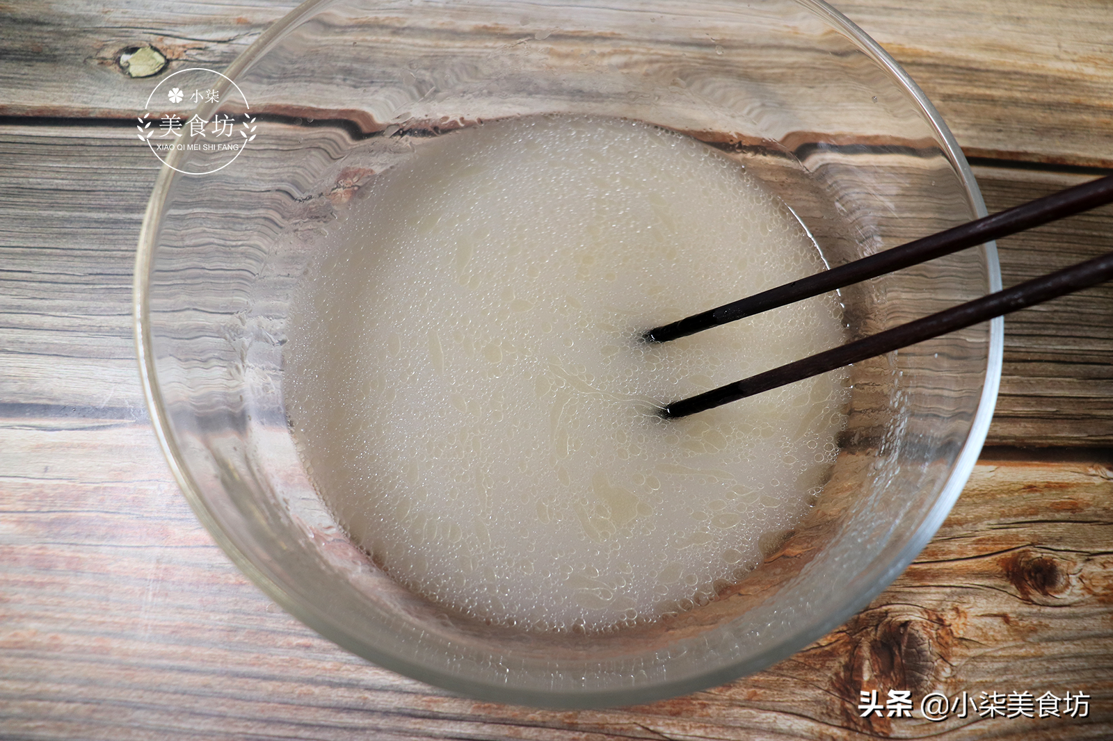 玉米饼这样做太香了，掌握关键2步，个个鼓大泡，出锅瞬间被扫光