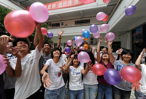 17所985、44所双一流罕见“断档”，高考逆袭的可能性，今年很大