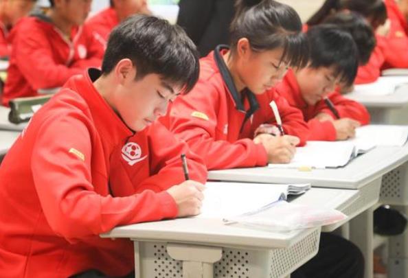 高中生满分作文，不只是字迹吸引老师，文采更是让老师眼前一亮