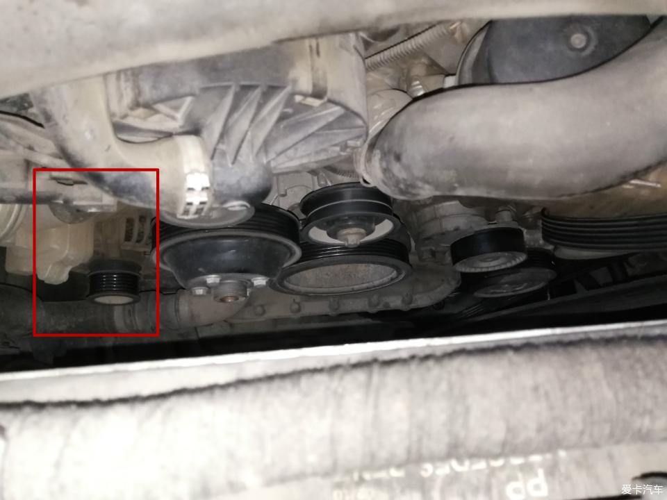 奔驰唯雅诺发电机不发电 我们这样简单维修
