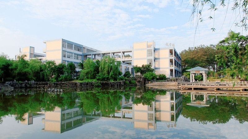 国内的这两所二本大学，毕业后就业较好，考上距离金饭碗也就不远