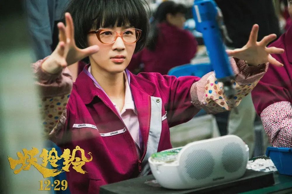 凭自己努力走红的8位女网红，一个比一个拼，有人因一条裙子爆火