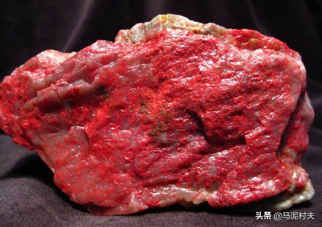 凤血石图片(凤血石的品质辨别及来历传说)