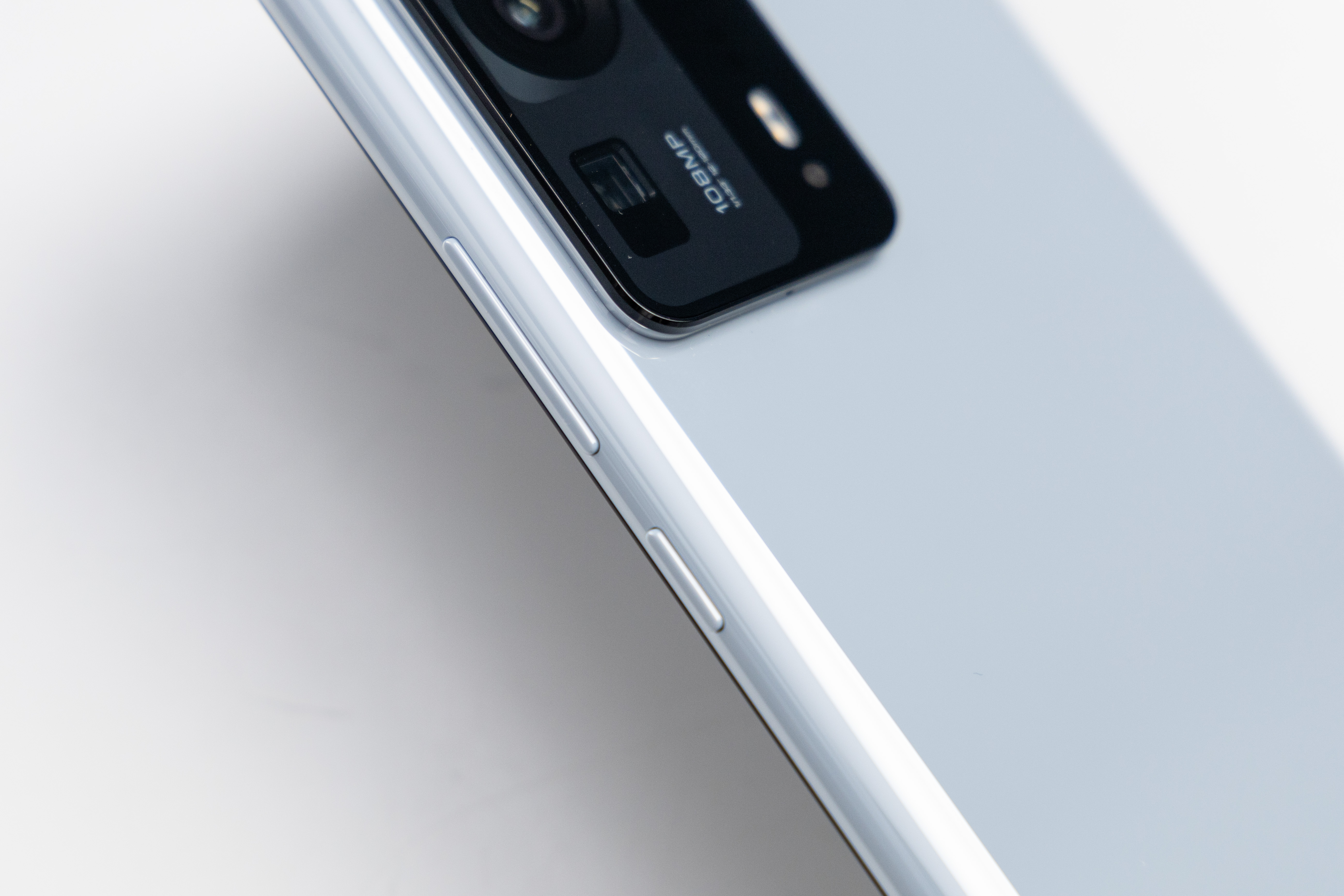 奥拓变奥迪？从iPhone12换到这款火遍外网的手机，果粉被彻底征服