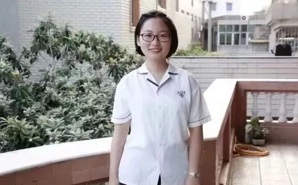 福建最贵高考状元，凭一己之力改变家人命运，光奖学金就有100万