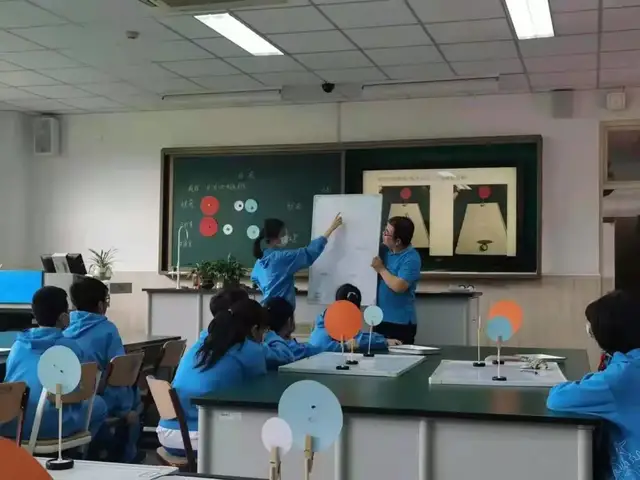 北京市润丰学校物理大学部行政督导课