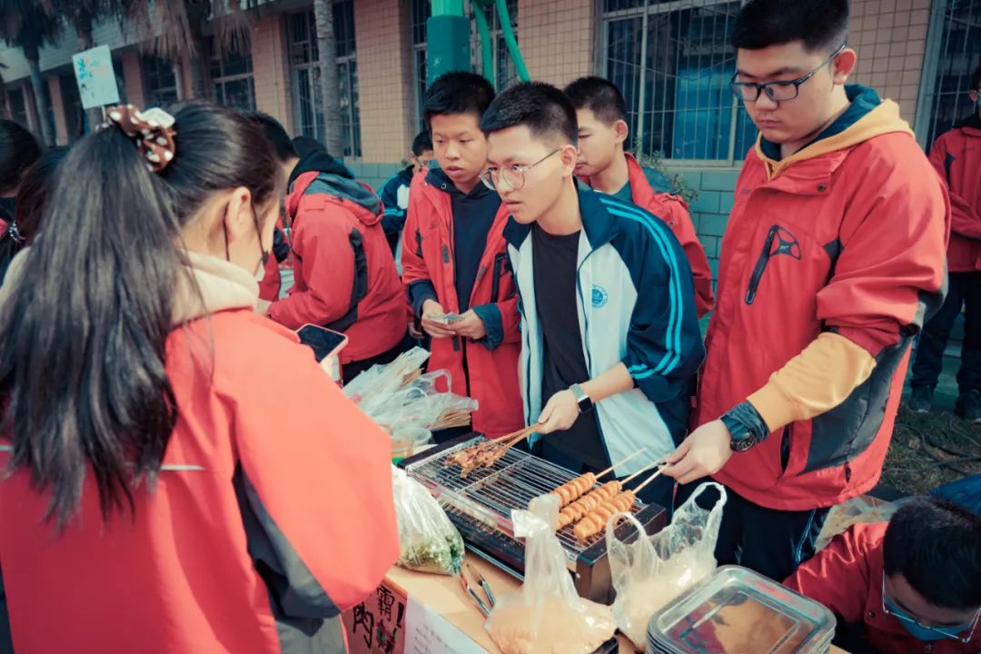 校园里的“文化庙会”到底可以有多炫酷炸天？西安市三中小伙伴们已经燥起来啦