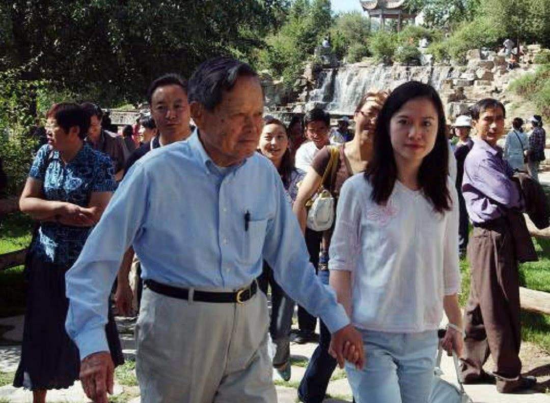 翁帆第一任丈夫是谁(翁帆第一个老公) - 泉兴百科