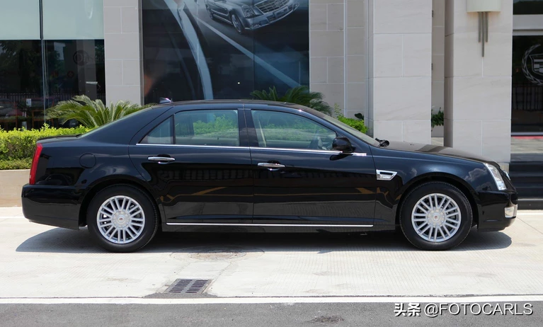 凯迪拉克SLS赛威3.0 V6实拍，外型绝对够霸气，话说也是油老虎？