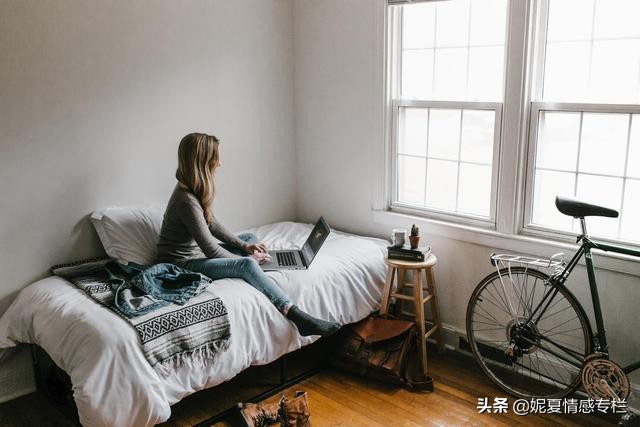 丈夫出轨被发现，恼羞成怒让妻搬走，妻子：请你仔细看下房产证
