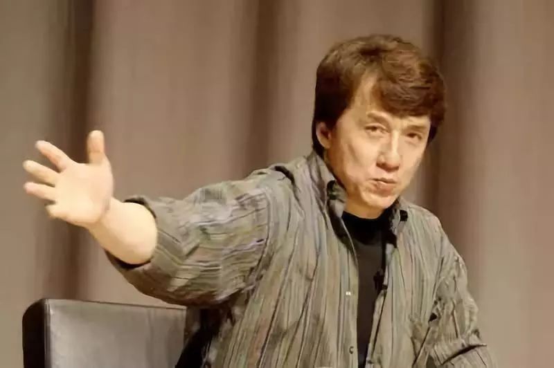 10位明星的惊人收藏，成龙8个仓库，赵忠祥上亿