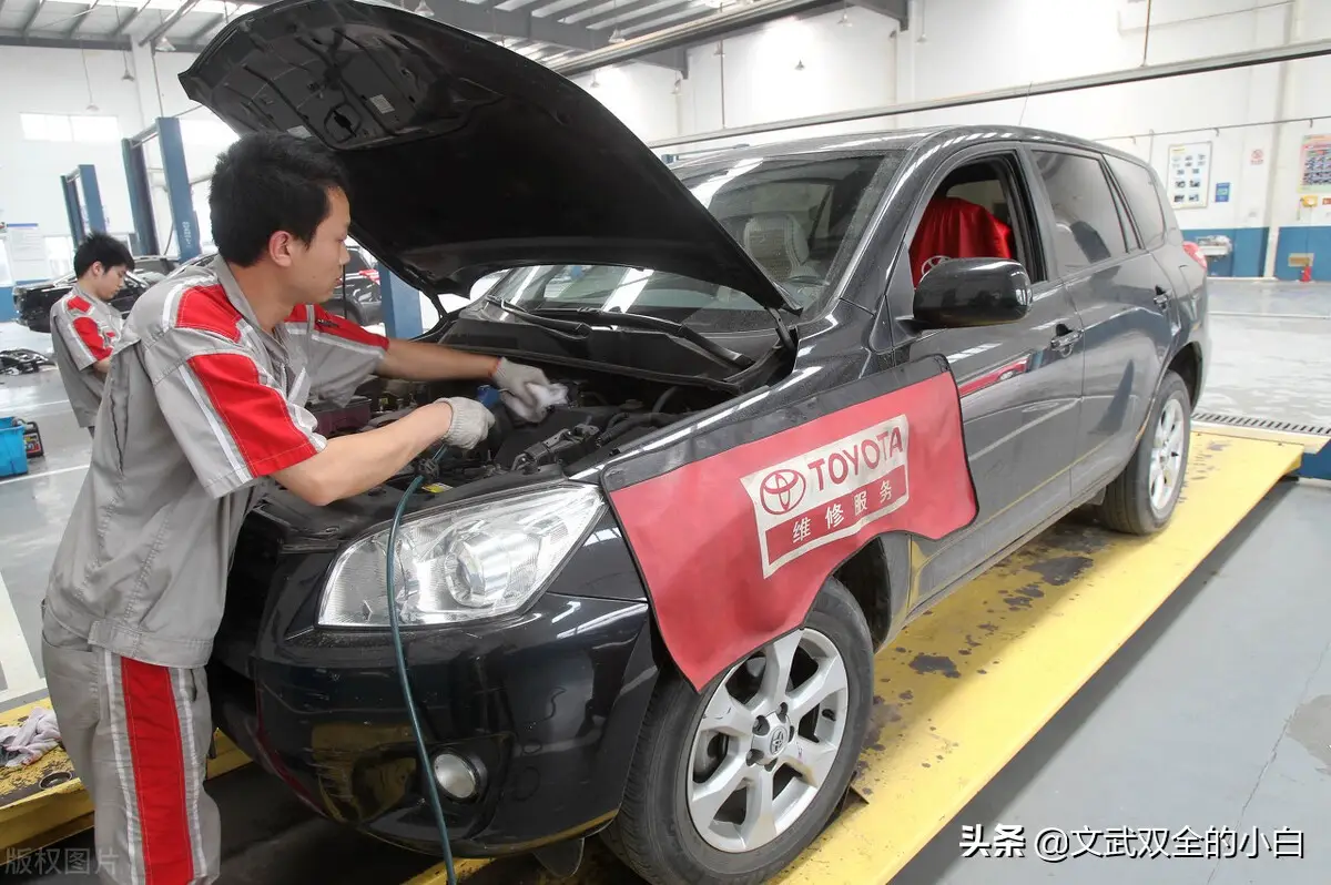 购车时，可以让4S店送这3件赠品，不仅实用还能解决后顾之忧