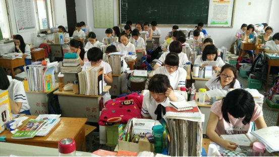 毕业后才发现，公办专科和民办“三本”不在一个档次，还好没选错