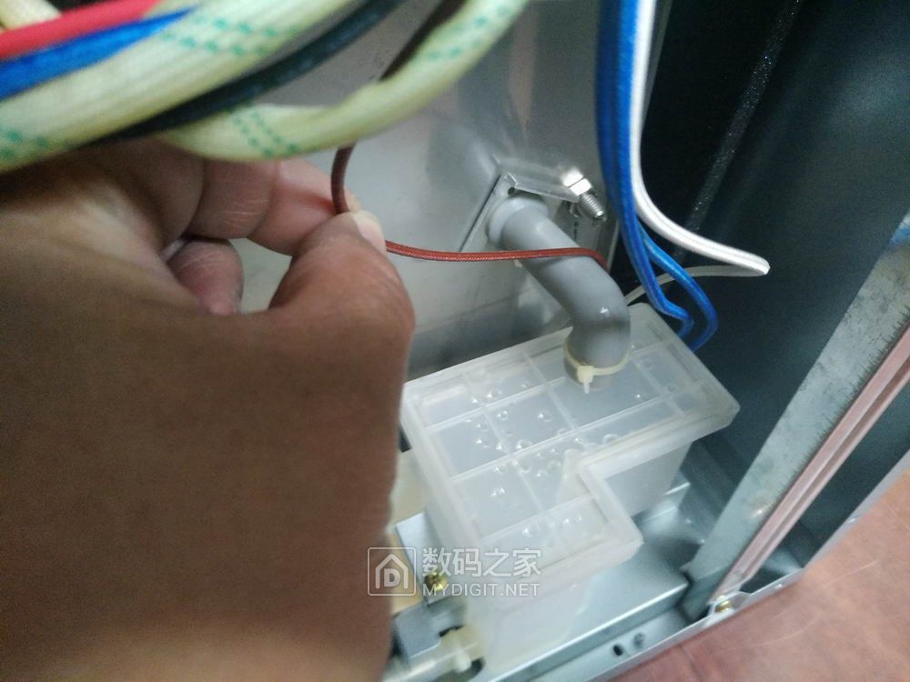 拆修方太嵌入式电蒸箱，水位传感器故障断路原因只因一个小小电阻