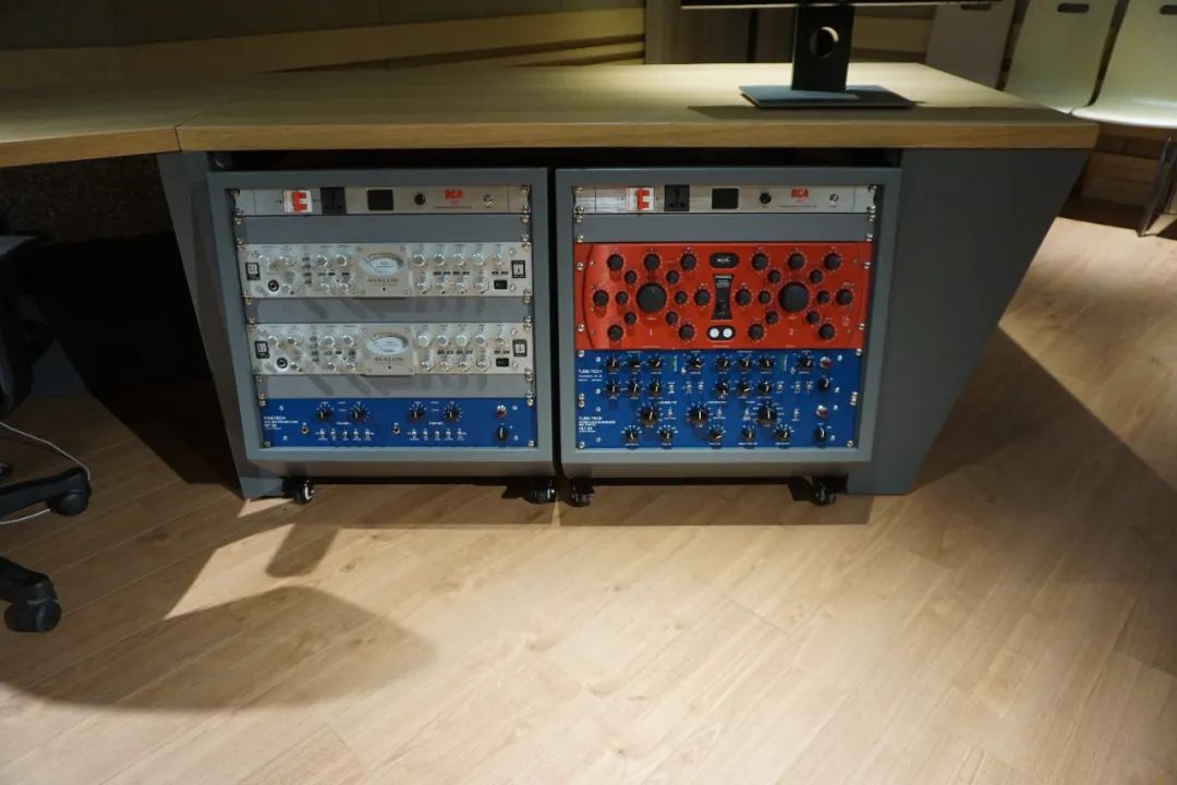 上海市现代音乐职业学校打造「录音棚集群」亮点全记录