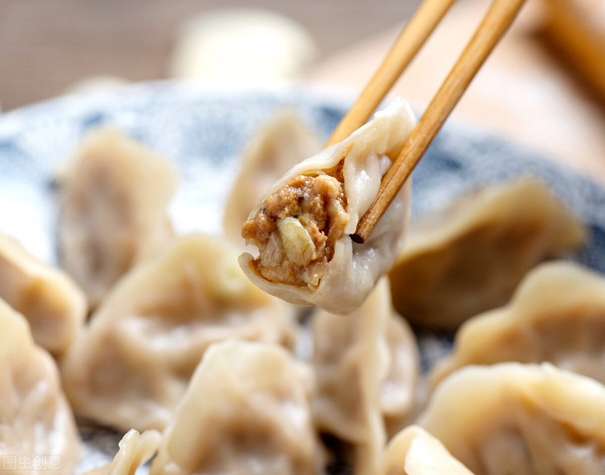 无论拌啥饺子馅，牢记“放3料忌2香”，饺子鲜嫩多汁，特别好吃