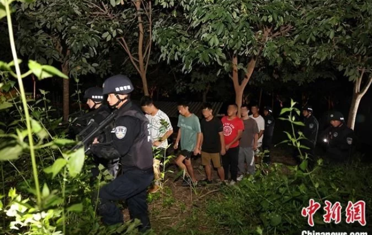 海底捞将关停300家门店：苦果只能自己咽！【三分钟法治新闻全知道】