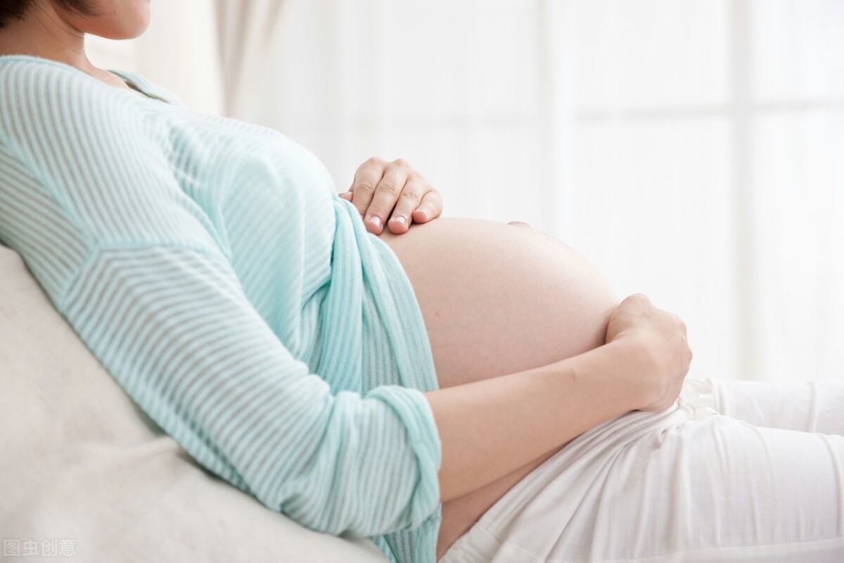 不孕症是由什么原因引起的？月经不调的人能怀孕吗？