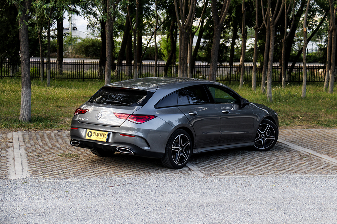 对于颜值这件事我觉得奔驰cla shooting brake完全有和大哥cls