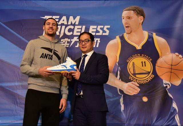 国产品牌签约了哪些nba球星(国产品牌也有春天！扣篮王迪亚洛签约安踏，韦德让李宁火爆全美)