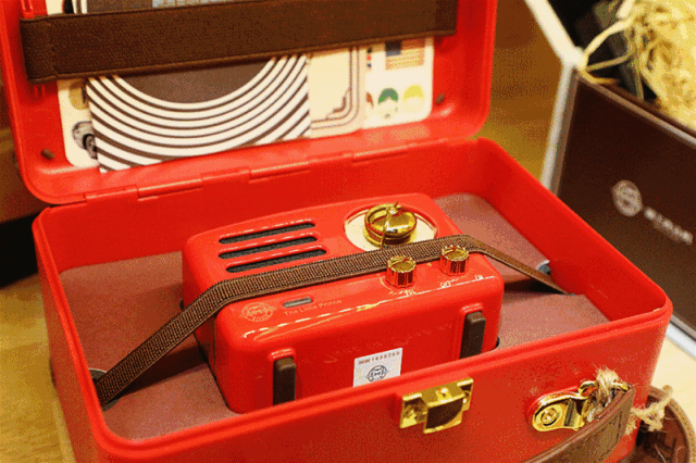 东方影都茂“光影市集”即将开业，自媒体探店先睹为快，福利等你拿