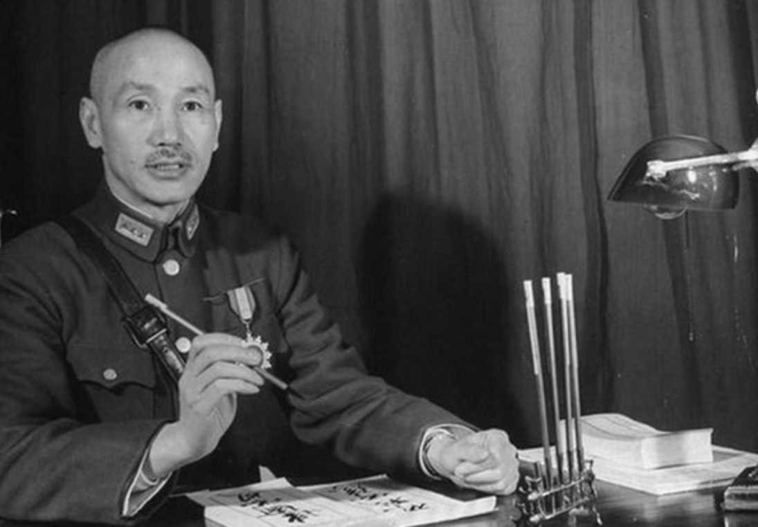 1949年上海解放，宋庆龄回家被哨兵拦下，陈毅：我亲自给您站岗